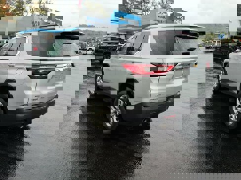 Used 2020 Chevrolet Traverse LT image 4