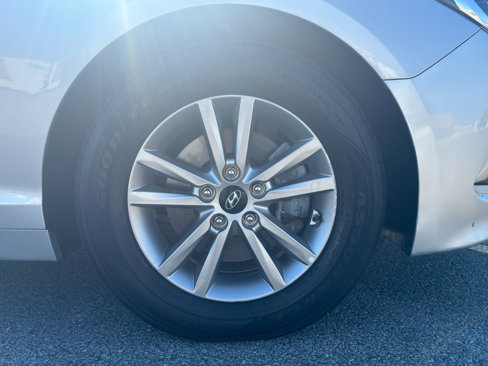 Used 2017 Hyundai Sonata SE image 11