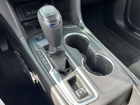 Used 2020 Chevrolet Equinox Premier image 24