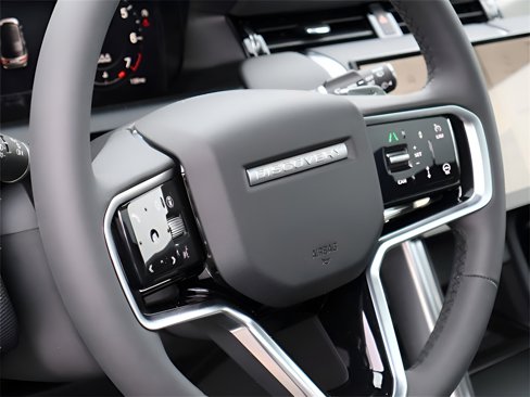 New 2025 Land Rover Discovery Sport Dynamic SE image 24