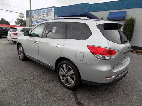 Used 2013 Nissan Pathfinder Platinum image 11
