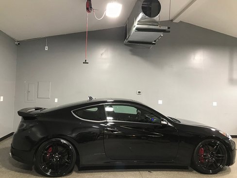 Used 2012 Hyundai Genesis 3.8 image 2