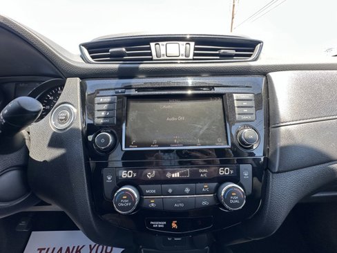 Used 2018 Nissan Rogue SV image 12