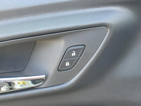 New 2025 Chevrolet Trax LS w/ LS Convenience Package image 17