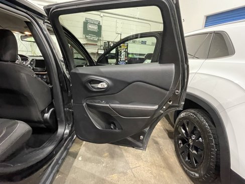 Used 2016 Jeep Cherokee Latitude image 23