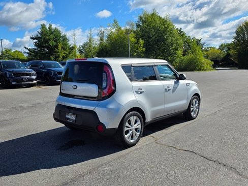 Used 2015 Kia Soul + image 8