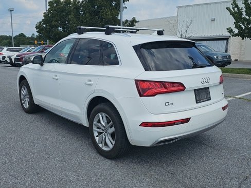 Used 2020 Audi Q5 2.0T Premium w/ Convenience Package image 4