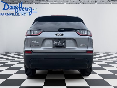 Used 2020 Jeep Cherokee Latitude Plus image 4