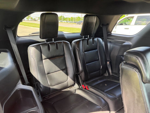 Used 2017 Ford Explorer XLT w/ Equipment Group 202A image 15