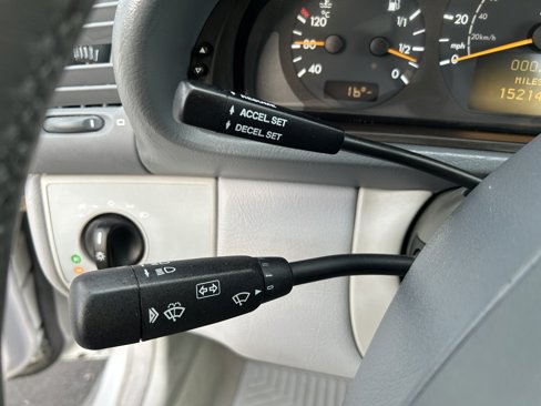 Used 2001 Mercedes-Benz CLK 320 Coupe image 14