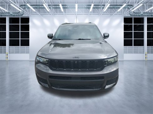 Used 2023 Jeep Grand Cherokee L Limited w/ Luxury Tech Group II image 2