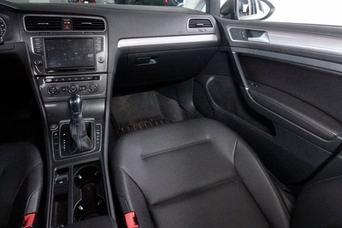 Used 2016 Volkswagen e-Golf SEL Premium w/ Driver Assistance Package image 9
