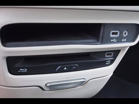 Used 2019 Chrysler Pacifica Touring-L Plus w/ Advanced Safetytec Group image 29