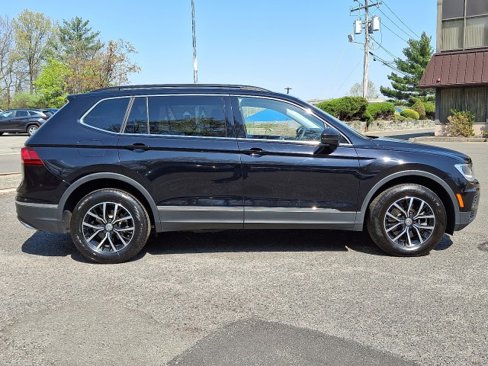 Certified 2021 Volkswagen Tiguan SE image 12