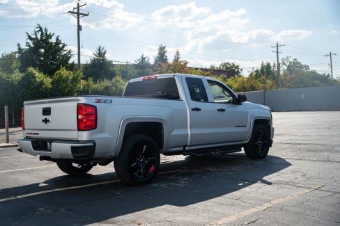 Used 2018 Chevrolet Silverado 1500 LT w/ Redline Edition image 4