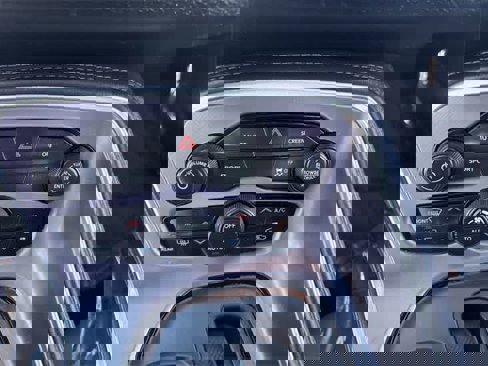Used 2019 Dodge Challenger SXT image 27