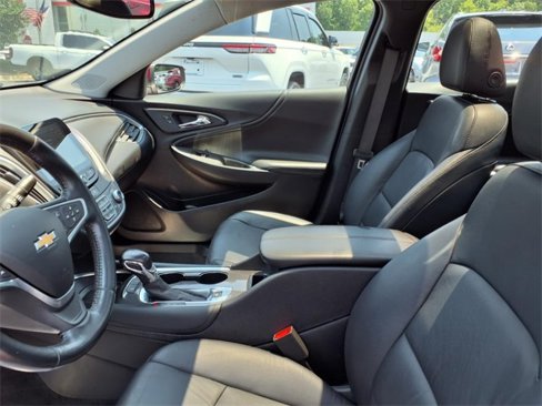 Used 2022 Chevrolet Malibu LT w/ Leather Package image 5