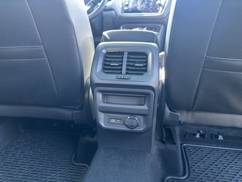 Used 2022 Volkswagen Tiguan SEL R-Line image 14