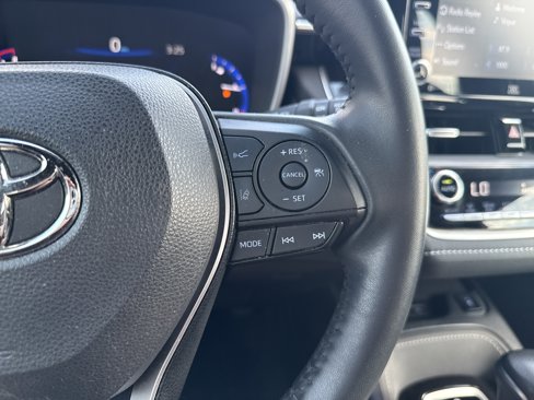 Used 2021 Toyota Corolla XSE image 19