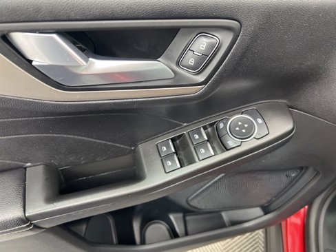 Used 2021 Ford Escape SE w/ SE Sport Appearance Package image 14
