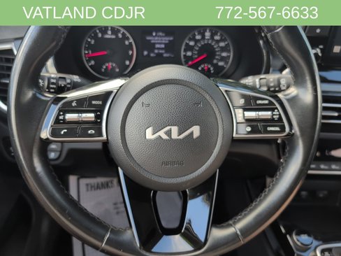 Used 2023 Kia Seltos S image 12