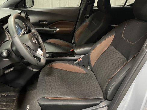 Used 2023 Nissan Kicks SR image 18