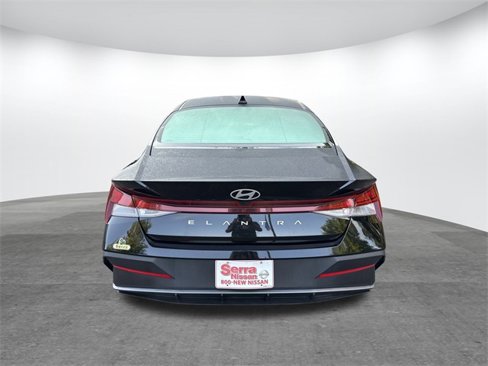 Used 2024 Hyundai Elantra SE image 28