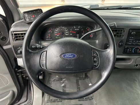 Used 2004 Ford F350 XLT image 16