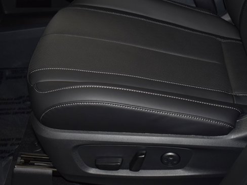 New 2026 INFINITI QX60 Luxe w/ Family Package image 17