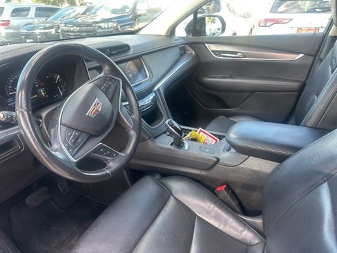Used 2018 Cadillac XT5 Luxury w/ Driver Awareness Package image 10