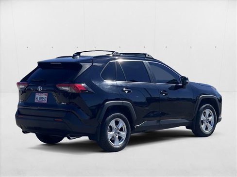 Used 2019 Toyota RAV4 XLE image 5