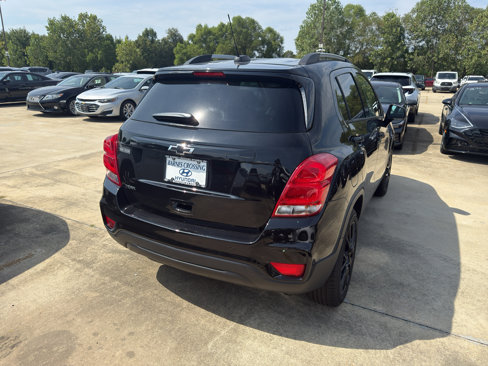 Used 2022 Chevrolet Trax LT w/ Midnight Edition image 3