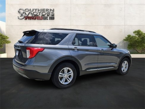 Used 2023 Ford Explorer XLT w/ Equipment Group 202A image 8