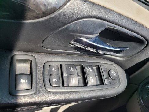 Used 2017 Dodge Grand Caravan SXT image 16