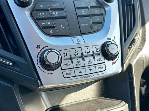 Used 2017 Chevrolet Equinox LS image 15