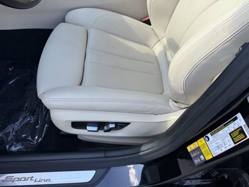 Used 2020 BMW 530e w/ Convenience Package image 18