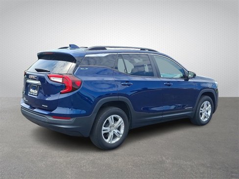 Certified 2022 GMC Terrain SLE w/ Driver Convenience Package image 6
