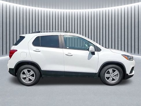 Used 2021 Chevrolet Trax LT image 3