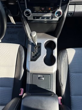 Used 2014 Toyota Camry L image 16