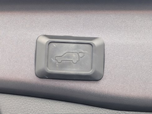 Used 2021 Toyota RAV4 XLE image 22