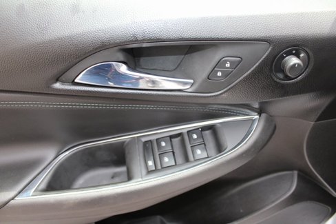 Used 2018 Chevrolet Cruze Premier image 19