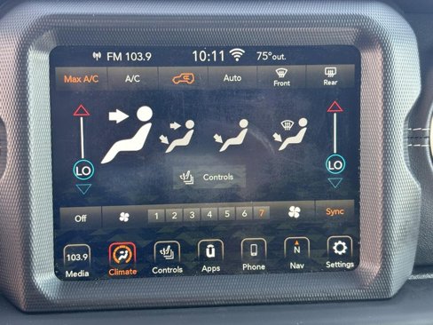 Used 2019 Jeep Wrangler Unlimited Sahara image 23