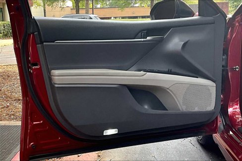 Used 2018 Toyota Camry SE w/ Convenience Package image 20