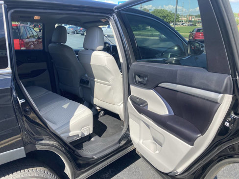 Used 2016 Toyota Highlander Plus image 22