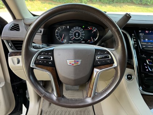 Used 2016 Cadillac Escalade ESV Luxury image 29