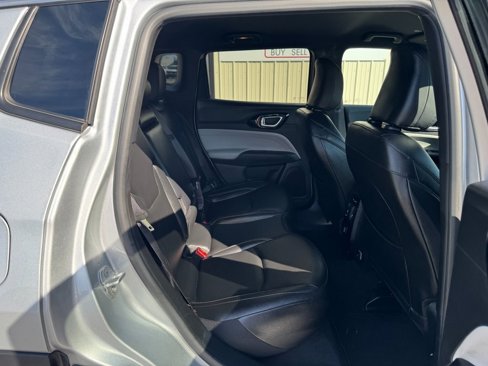 Used 2025 Jeep Compass Limited image 36