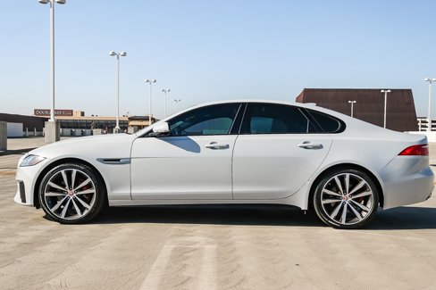 Used 2018 Jaguar XF S image 8