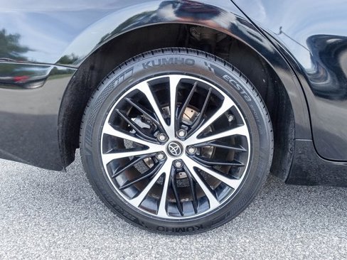 Used 2019 Toyota Camry SE image 10