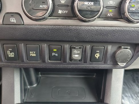 Used 2017 Toyota Tacoma TRD Off-Road image 22
