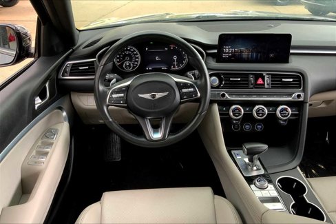 Used 2023 Genesis G70 2.0T image 5